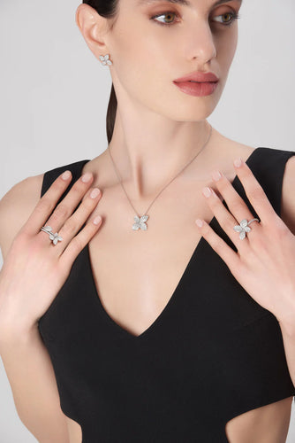 Pasquale Bruni Petit Garden Necklace 18k White Gold with Diamonds, Medium Flower.