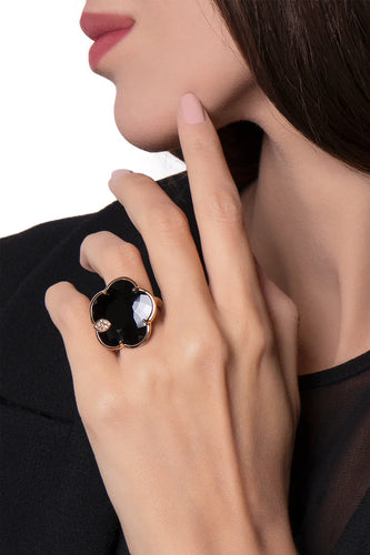 Pasquale Bruni Ton Joli Ring 18k RG with Onxy and Diamonds.