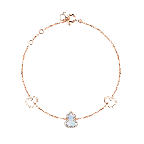 Qeelin Petite Wulu bracelet in 18K rose gold with diamonds and mother of pearl