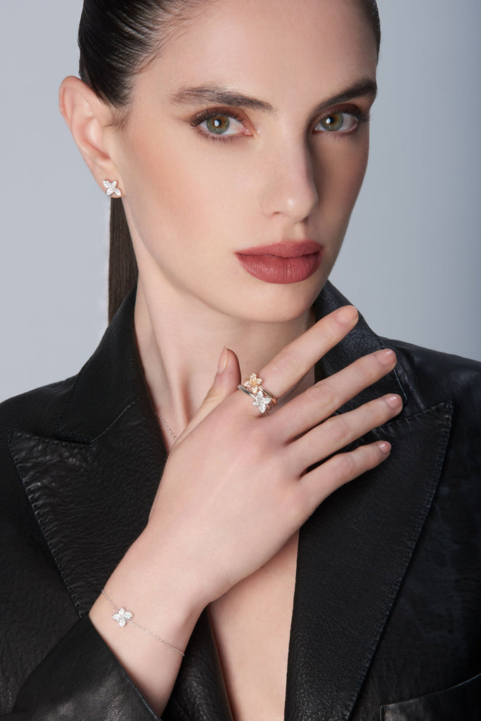 Pasquale Bruni Petit Garden Stud earrings in 18k White Gold with White and Diamonds Micro Flower
