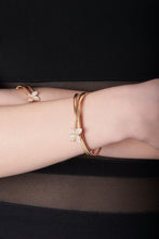 Load image into Gallery viewer, Pasquale Bruni Petit Garden Bracelet in Rose Gold with Diamond -Mirco Flower