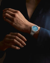 Load image into Gallery viewer, Baume &amp; Mercier Riviera Ice Blue 33mm Quartz 10811