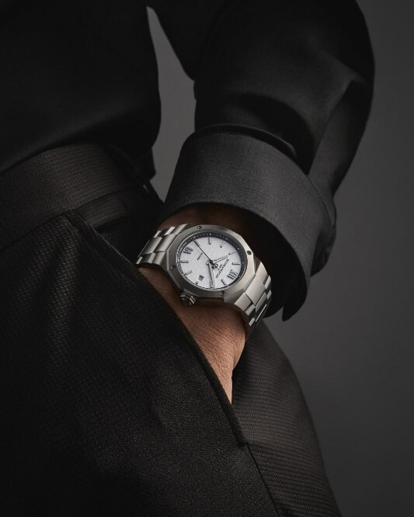 Baume & Mercier Riviera Auto 42mm 10829 White Dial