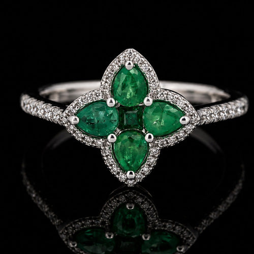 18k white gold Natural Emerald Clover Ring with Natural Diamonds