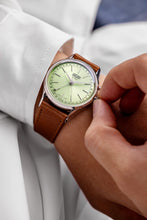 Load image into Gallery viewer, Cricket President 39 mm Limited Edition - Pistachio Green on Brown Plain Leather