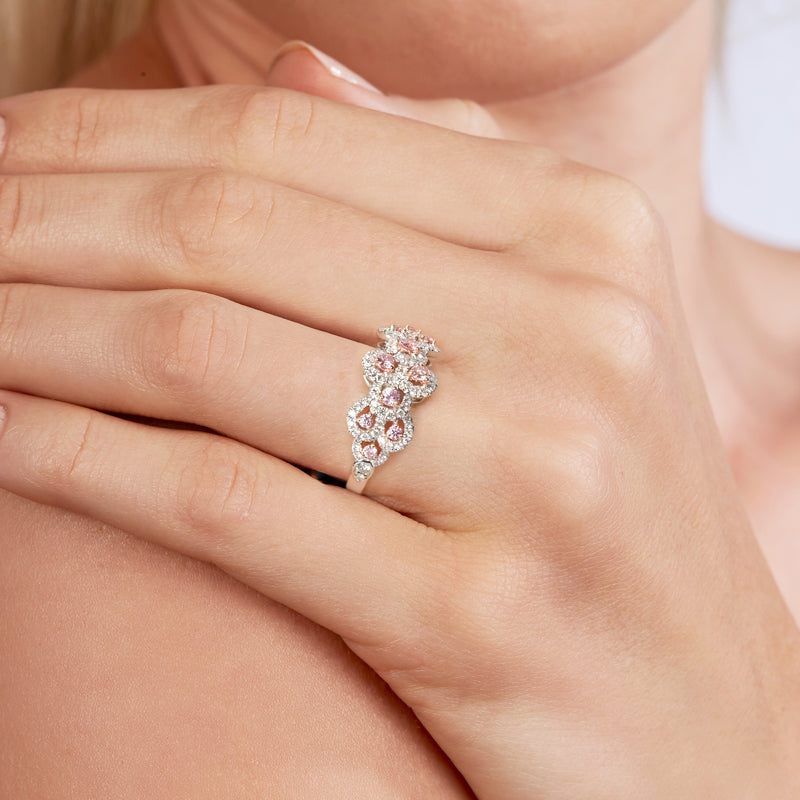 Kimberley Serenity Ring set with pink diamonds from the Argyle mine and White Diamonds