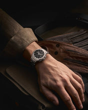 Load image into Gallery viewer, Pre order Baume &amp; Mercier Riviera Auto Chronograph 41mm 10825 Black Dial