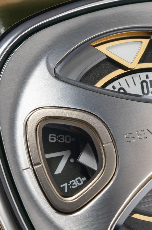 SEVENFRIDAY ME1/02