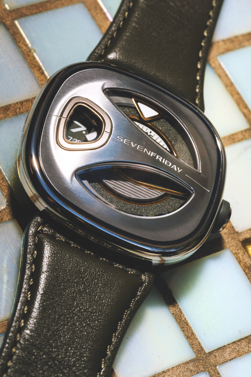 SEVENFRIDAY ME1/02