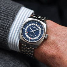 Load image into Gallery viewer, Fortis Vagabond V-40 Blue Dusk on block bracelet Pre-Order