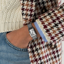 Load image into Gallery viewer, Hamilton American Classic Ardmore Small Quartz on Mesh Bracelet