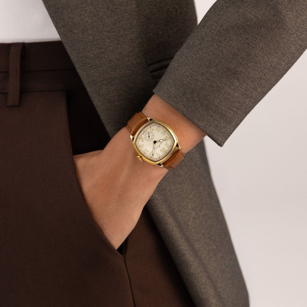 Hamilton American Classic Cushion Mechnical Beige YG PVD on Leather 34 x 34 mm