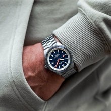 Load image into Gallery viewer, Fortis Marinemaster m-40 blue japan on block bracelet special edition