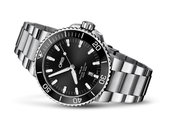 Oris Aquis Date Black 43.5mm Bracelet Wamada Jewellery