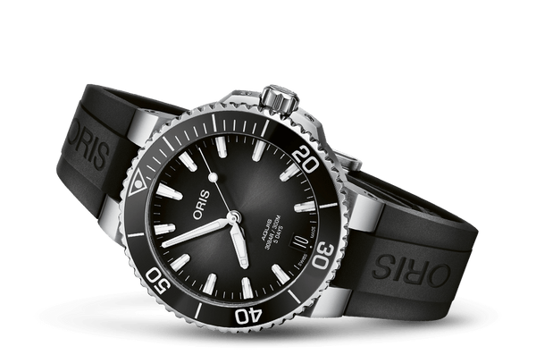 Oris Aquis Date Calibre 400 Antracite 41.5mm rubber strap Wamada