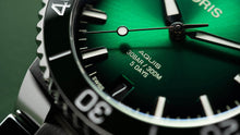 Load image into Gallery viewer, Oris Aquis Date Calibre 400 Green 41.5mm rubber strap