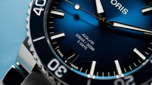 Load image into Gallery viewer, Oris Aquis Date Calibre 400 Blue 41.5mm black rubber strap