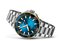 Load image into Gallery viewer, Oris Aquis Date Calibre 400 Blue 41.5mm with 18k gold on Bracelet