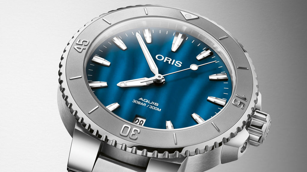 Oris Aquis Date 36.5mm Blue Mother of Pearl