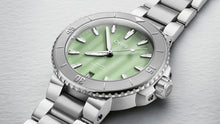 Load image into Gallery viewer, Oris Aquis Date 36.5mm Green Mother of Pearl