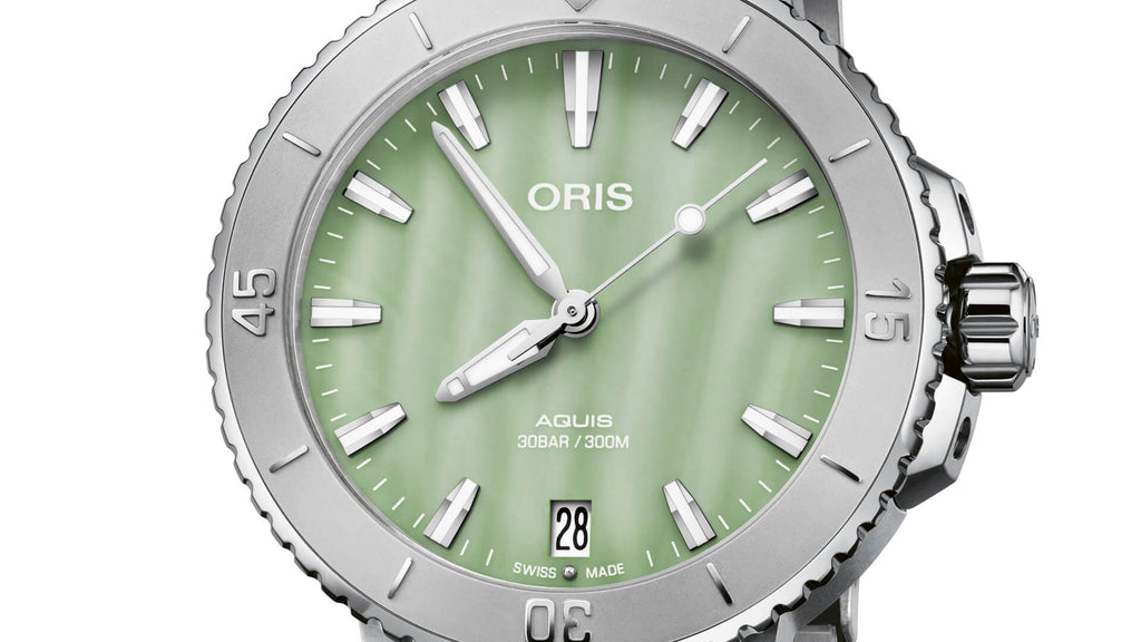 Oris Aquis Date 36.5mm Green Mother of Pearl